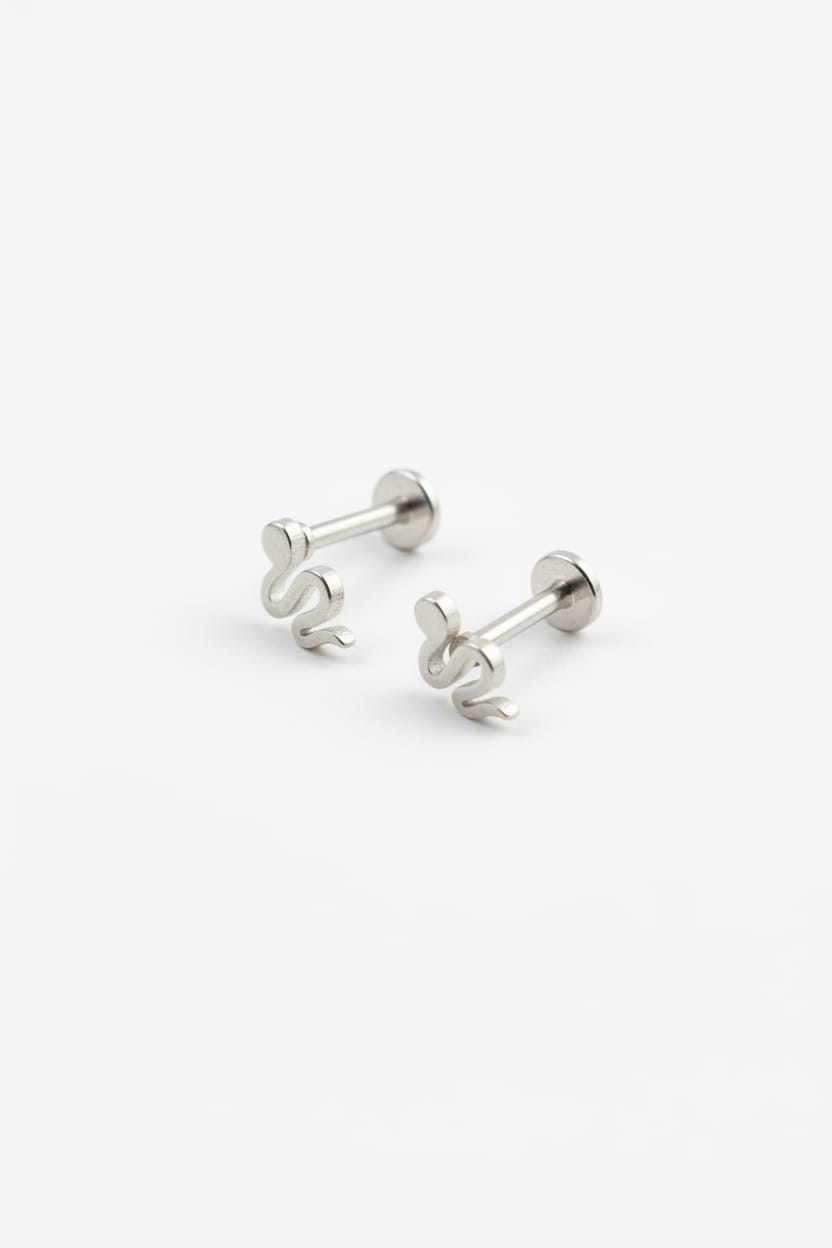 No073-074-Piercing1