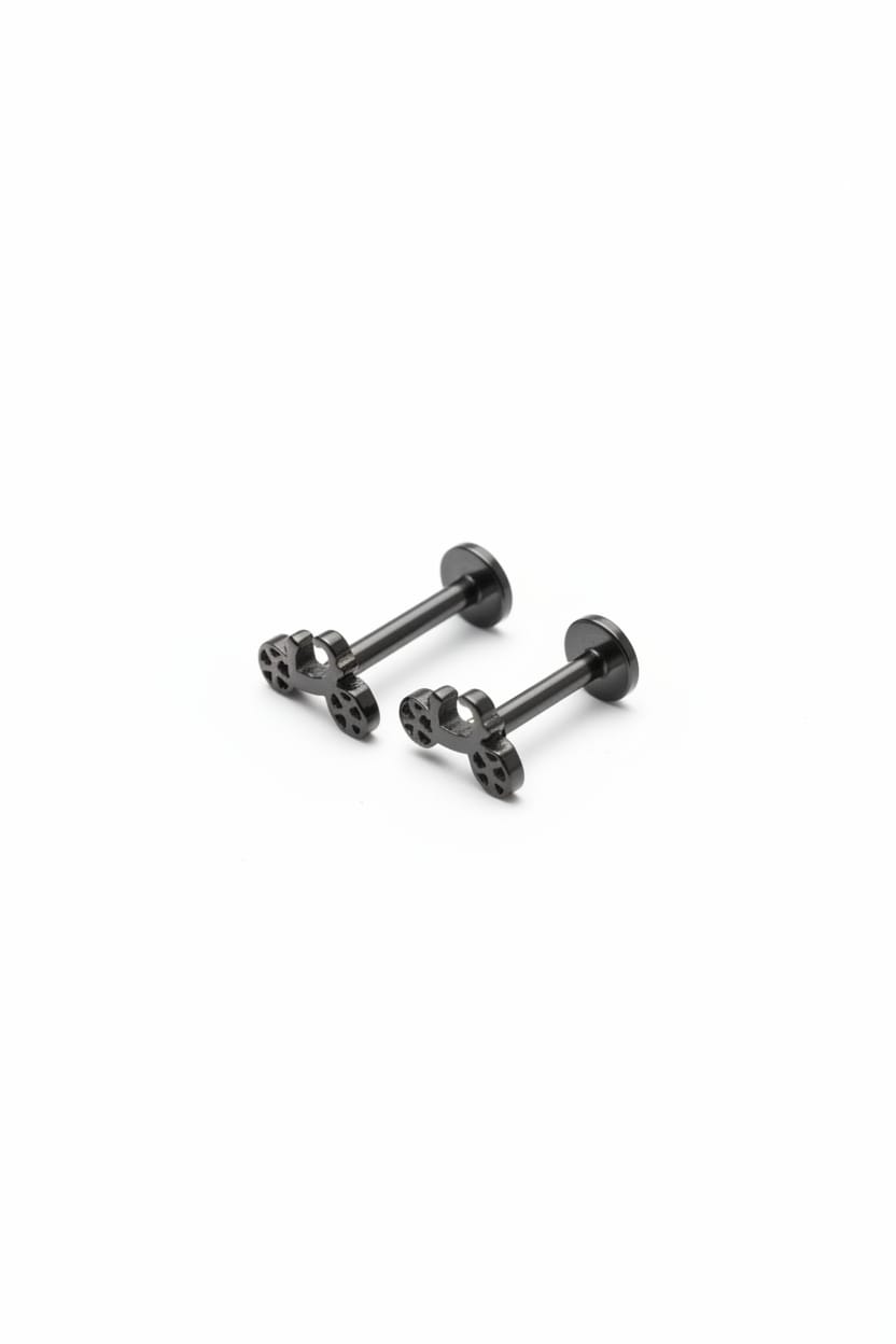 No008-009-Piercing1